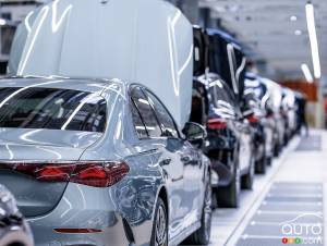 Mercedes-Benz Moves to Restructure Production in Face of Falling Profits