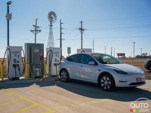 Trump Attacks Biden's EV, Emissions Regulations