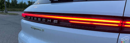 Porsche will present electric Cayenne this year