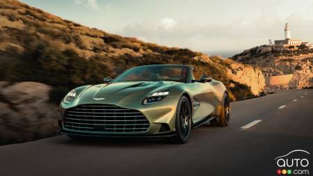 2026 Aston Martin Vanquish Volante Debuts Sporting Breathtaking Design