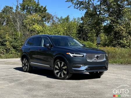 2025 Volvo XC90 T8 Review: Inching Towards an All-Electric Future