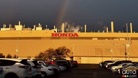 Tariffs: Honda and Toyota Committed to Canada