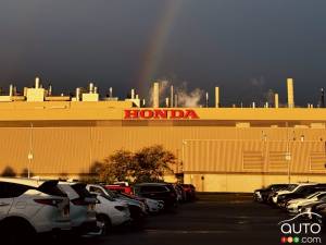 Tariffs: Honda and Toyota Committed to Canada