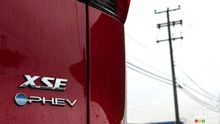 Strong Demand for Toyota Hybrids = Parts Shortages, Delivery Delays