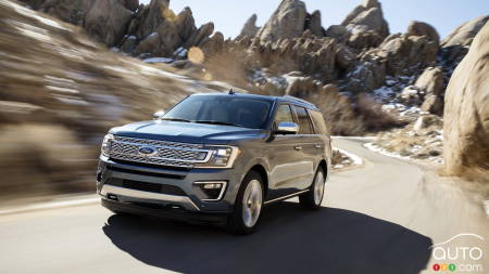 Ford Recalls 100,000 Expedition, Lincoln Navigator SUVs over Seatbelt Issue