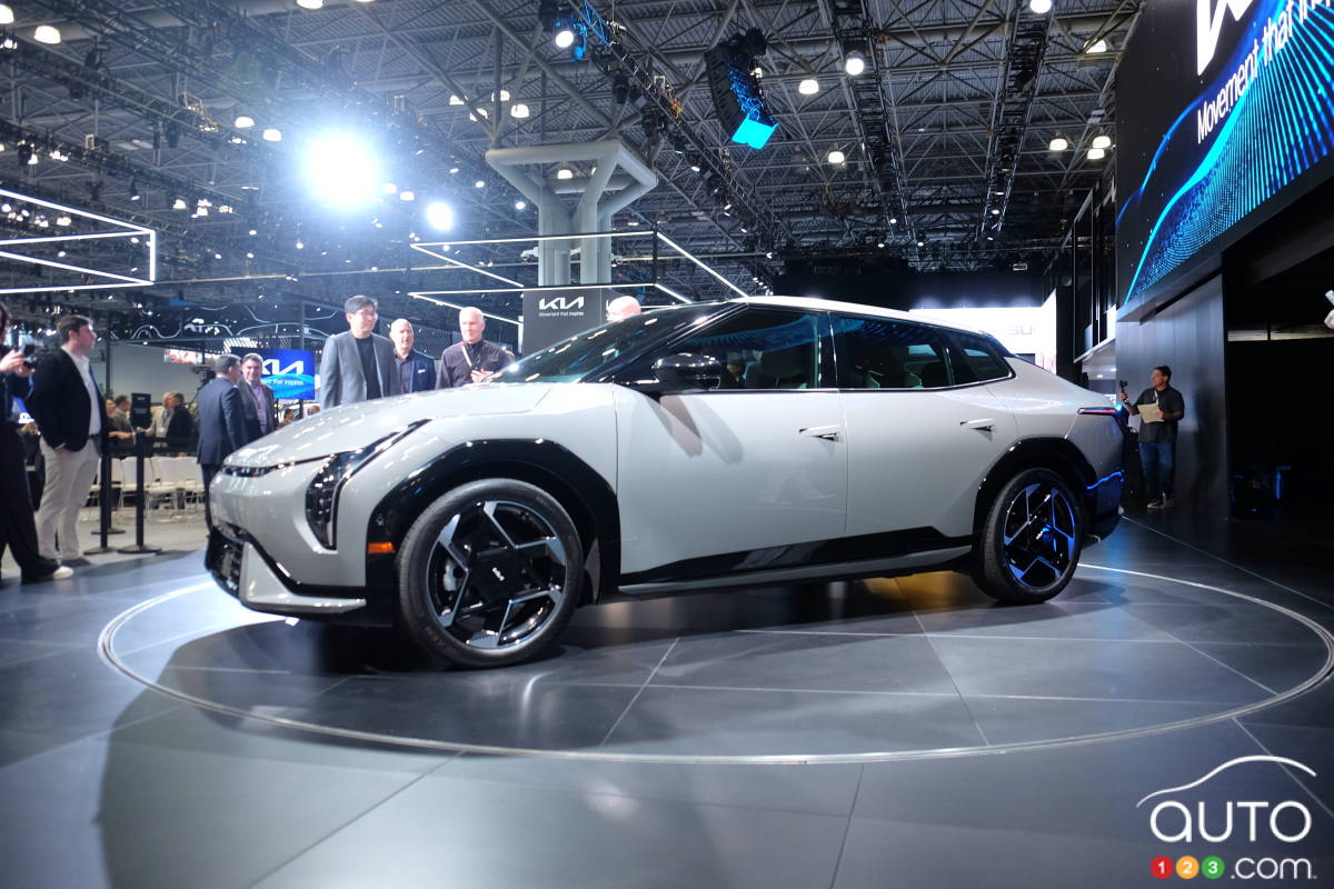 New York 2025 : Kia présente la berline tout électrique EV4 2026