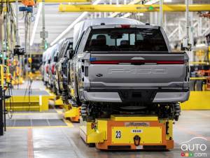 Vols de pièces dans trois usines Ford de Détroit