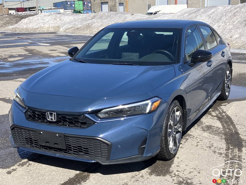 La Honda Civic Sport Touring hybride 2025