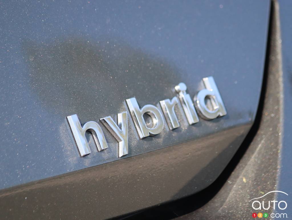 Écusson hybride sur la Hyundai Elantra