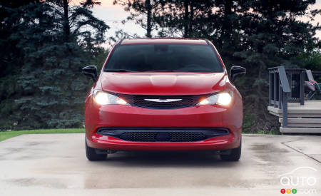 Chrysler Pivoting Electric Strategy to Hybridity
