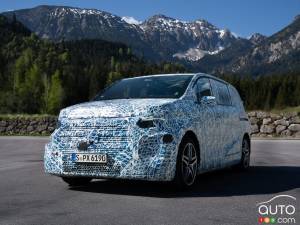 Mercedes Will Bring VLE Electric Van to Canada in 2026