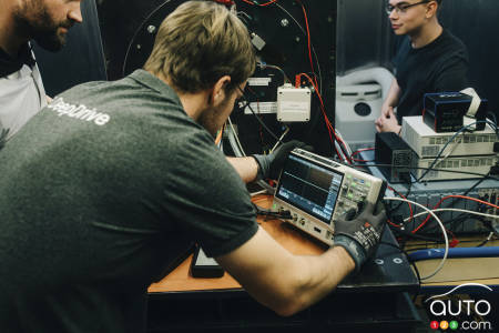 BMW, Volkswagen Bet on Range Extenders, Creating Need for Small Motors