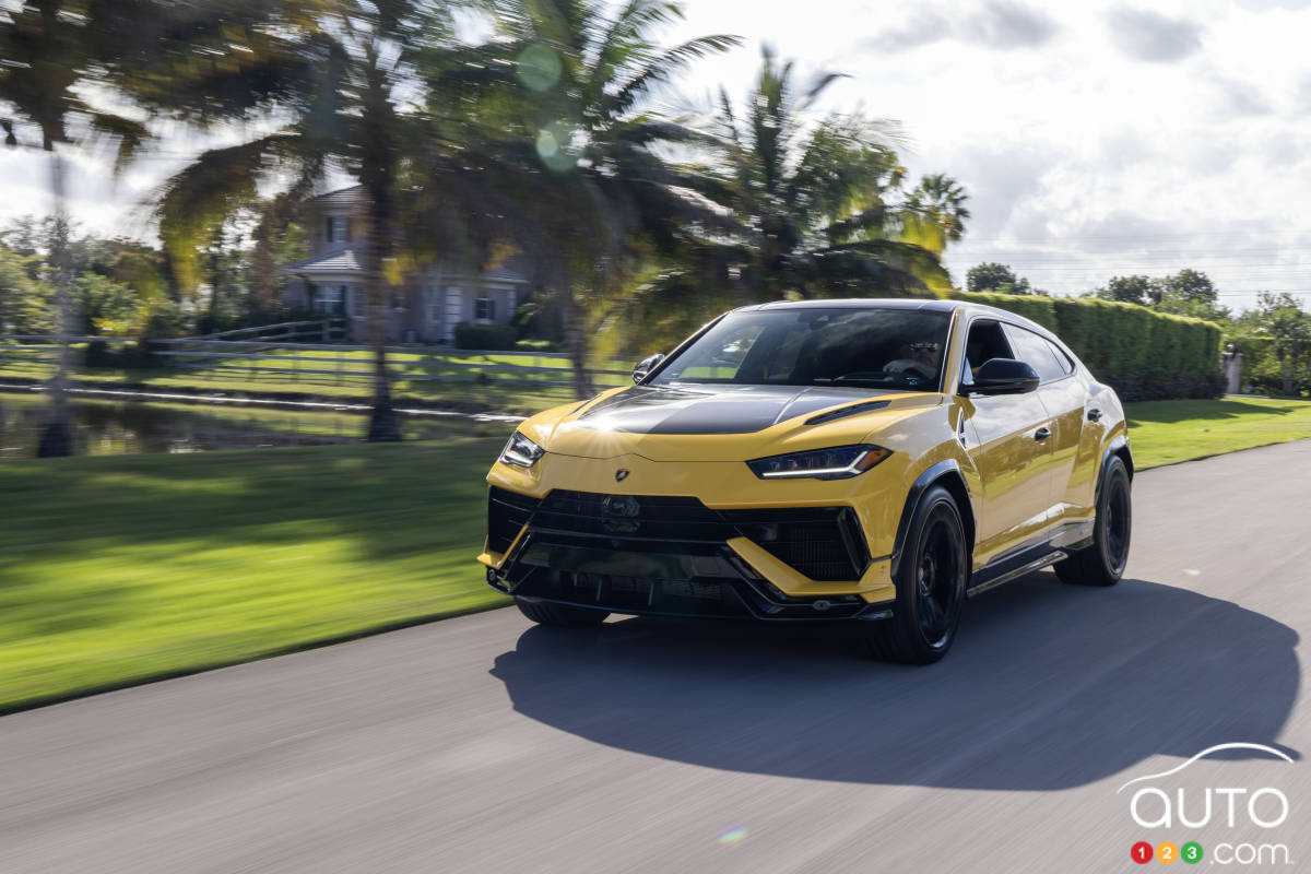 The Next Lamborghini Urus Will Be Plug-in Hybrid, Not All-Electric