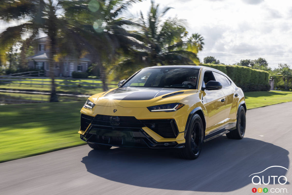 The Next Lamborghini Urus Will Be Plug-in Hybrid, Not All-Electric