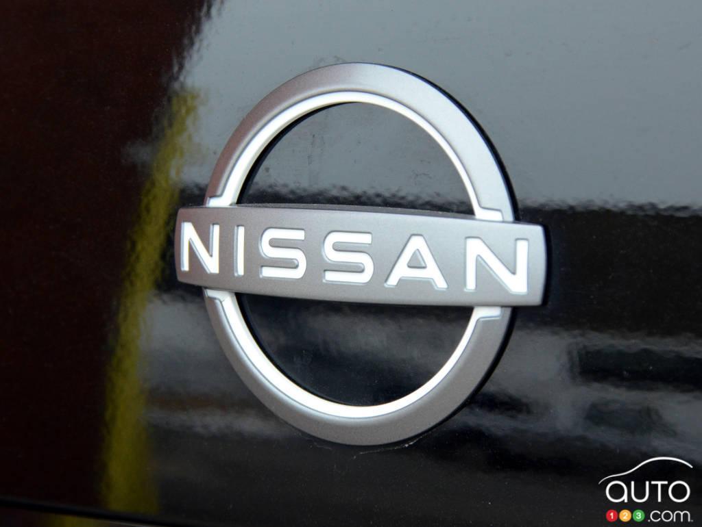 Logo Nissan