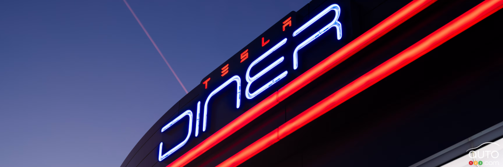 Tesla Opens Retro Restaurant in LA, Combining Fast Charging with Fast Food