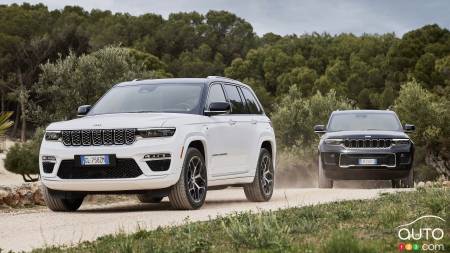 Jeep Recalls 121,000 Grand Cherokees for Headrest Issue