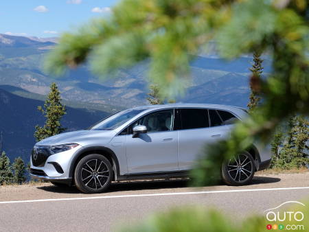 Mercedes Suspends EQ Electric Vehicle Production for U.S.