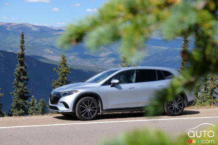 Mercedes Suspends EQ Electric Vehicle Production for U.S.