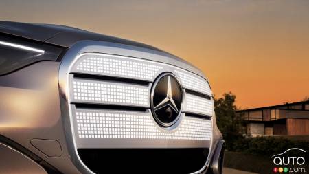 Mercedes-Benz Unveils New Grille Design