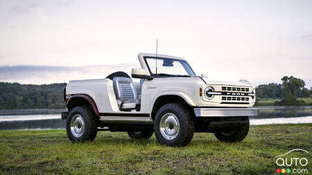 Ford Presents 60s-Flavoured Bronco Roadster Concept