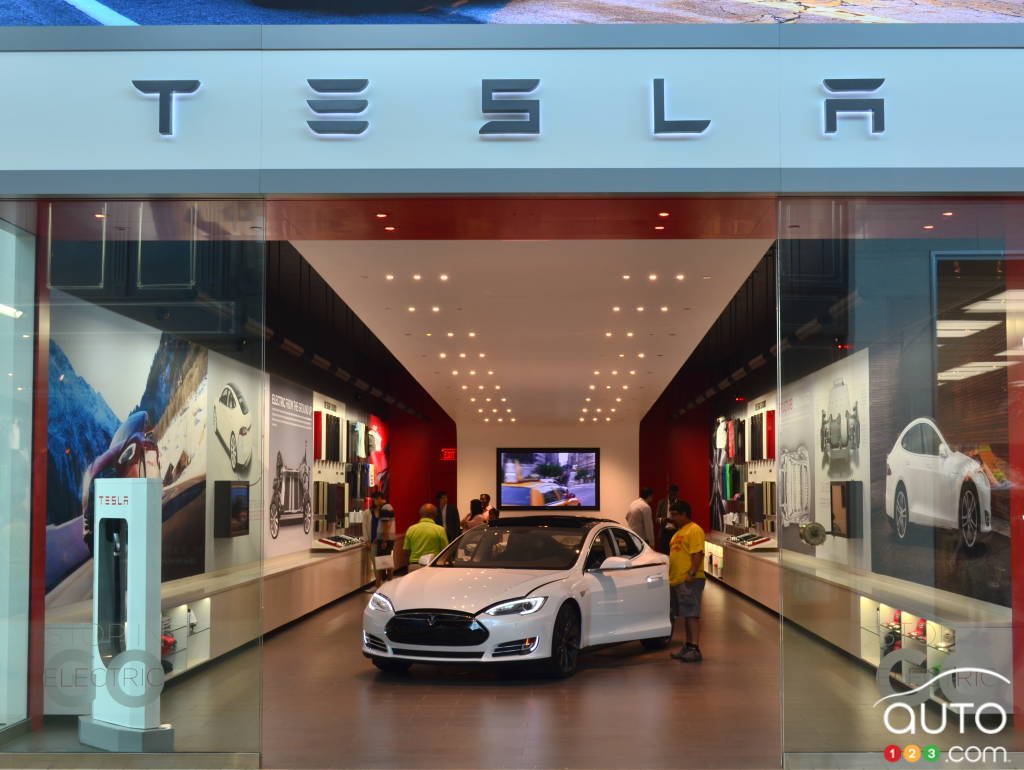 Une boutique Tesla en Ontario