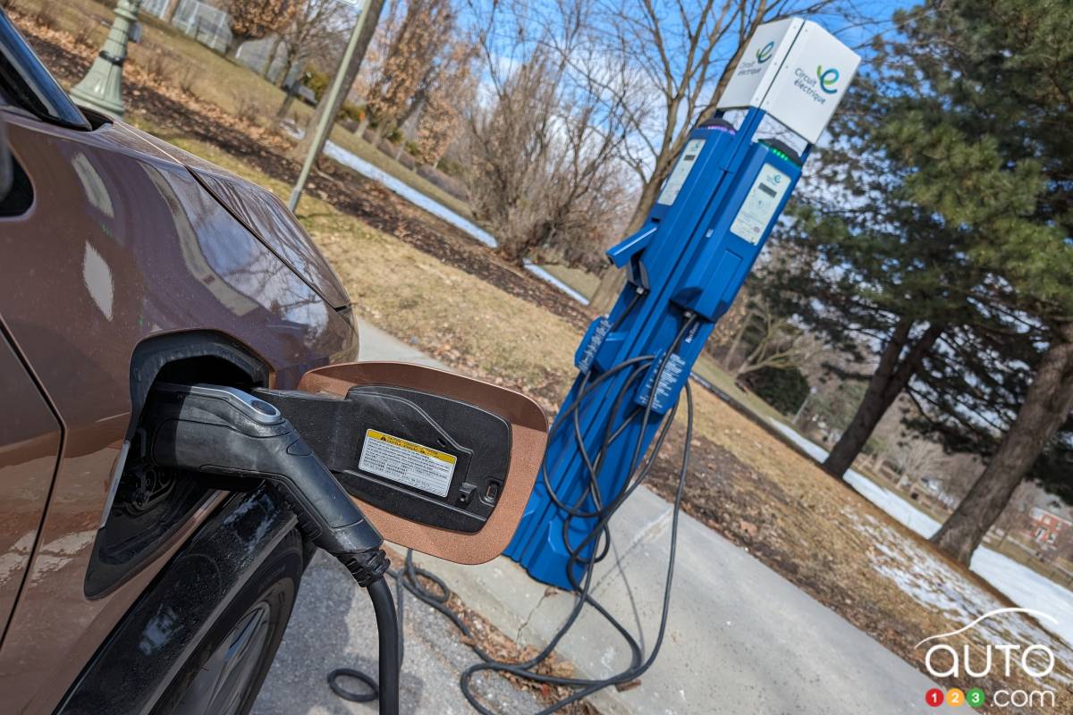 EV Sales Continue to Fall in Canada Since End of Federal EV Incentives