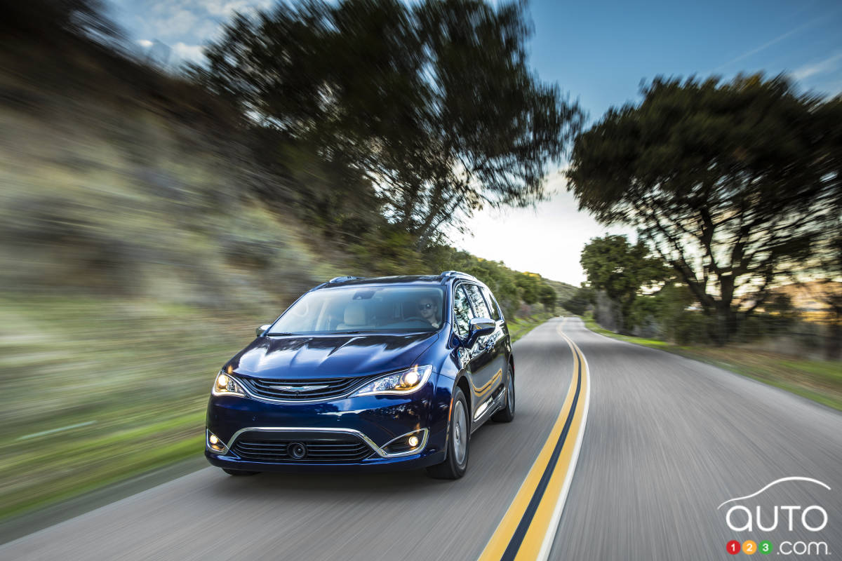 La NHTSA enquête sur 300 000 Chrysler Pacifica pour des problèmes de direction assistée