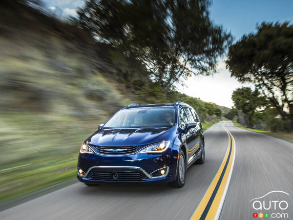NHTSA Investigates 300,000 Chrysler Pacificas for Power Steering Issue