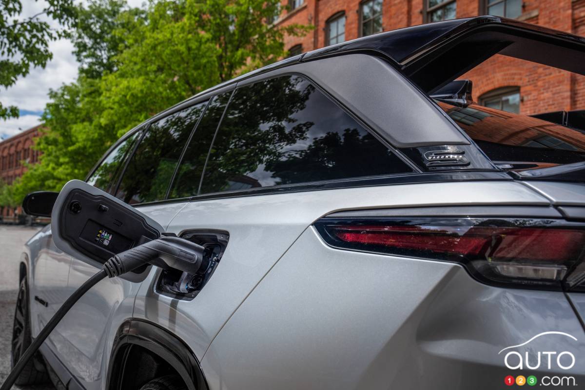 Stellantis Abandons Goal of Becoming All-Electric Brand in Europe by 2030