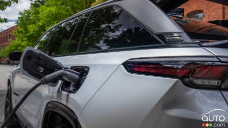 Stellantis Abandons Goal of Becoming All-Electric Brand in Europe by 2030