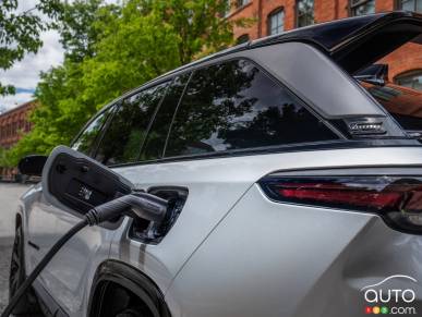 Stellantis Abandons Goal of Becoming All-Electric Brand in Europe by 2030