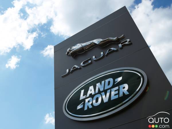 Cyberattack Causes Jaguar Land Rover to “Lose” 40,000 Vehicles