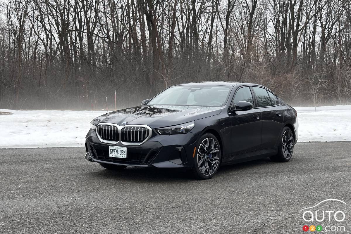 2025 BMW 550e xDrive Review: Redefining Electrified Luxury