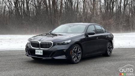 BMW 550e xDrive 2025, essai : redéfinir le luxe électrifié
