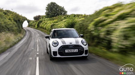 MINI unveils the Cooper S 5-Door in John Cooper Works trim