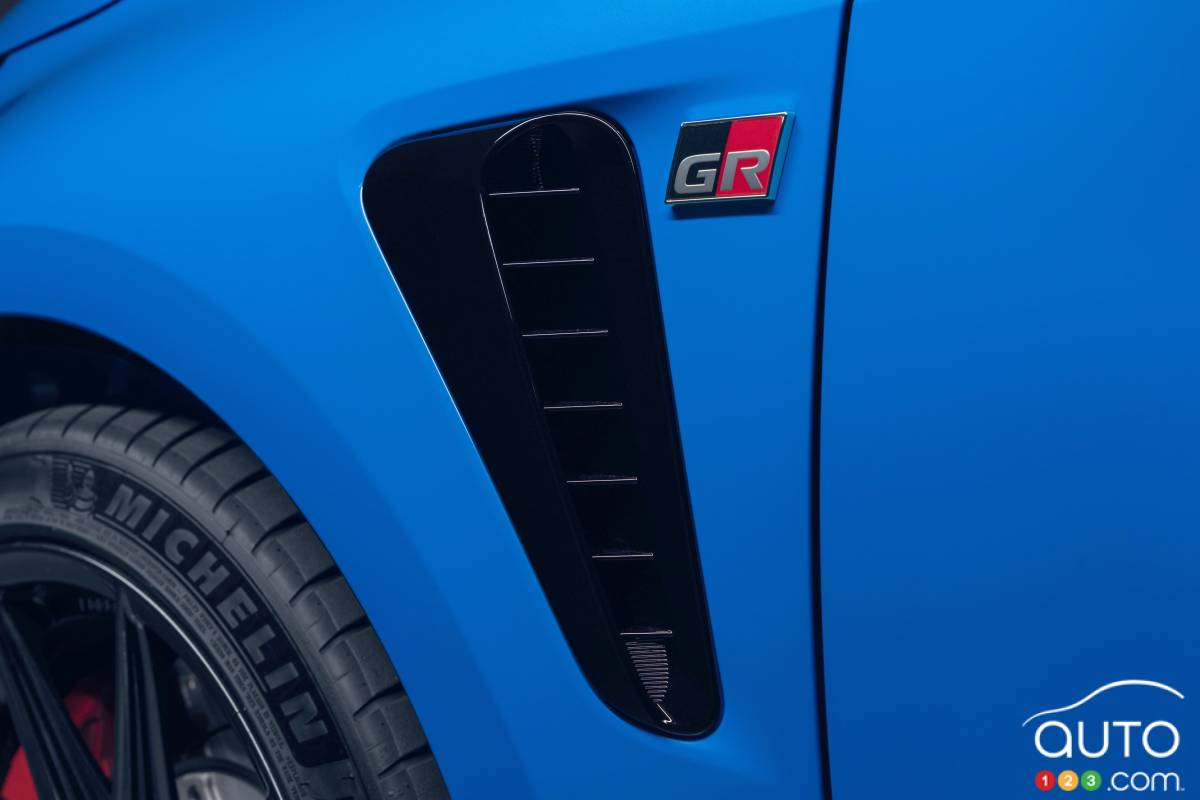 Toyota Will Go It Alone with Next Sports Car