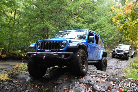 Jeep Wrangler et Gladiator 2025 : une randonnée hors route… pour retrouver le droit chemin