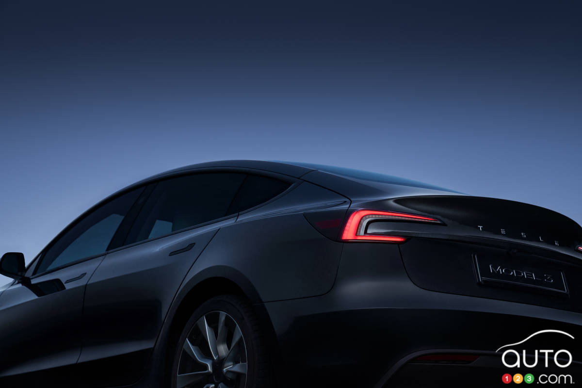 Pourquoi Tesla a-t-elle suspendu les commandes des Model 3 les moins chères au Canada?