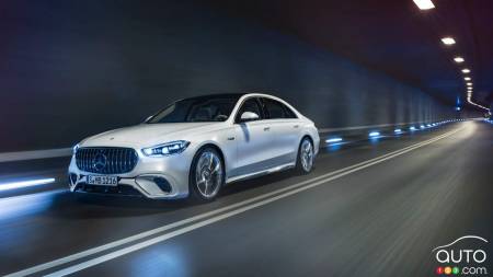 Mercedes-Benz Recalls Over 32,000 S-Class Sedans over Brake Failure Risk