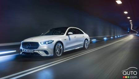 Mercedes-Benz Recalls Over 32,000 S-Class Sedans over Brake Failure Risk