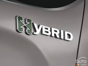 GM Will Invest $750 Million to Produce Hybrid SUVs
