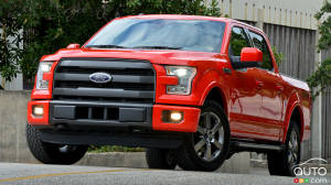 La NHTSA enquête sur 1,3 millions de F-150 en raison de changements de rapports soudains