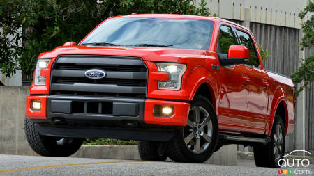 La NHTSA enquête sur 1,3 millions de F-150 en raison de changements de rapports soudains