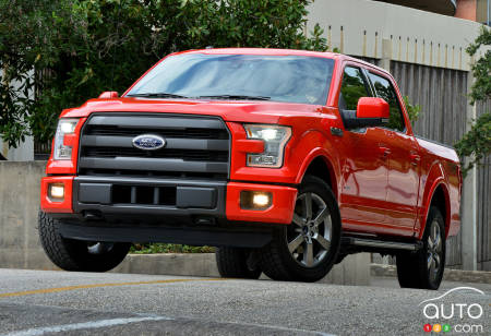 La NHTSA enquête sur 1,3 millions de F-150 en raison de changements de rapports soudains
