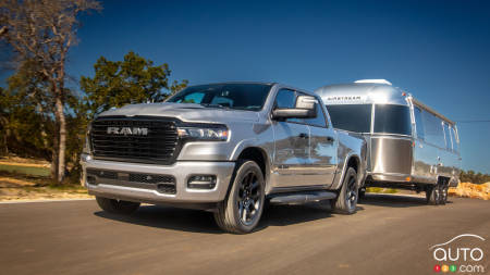 Un demi-million Jeep et Ram rappelés pour un problème touchant le remorquage