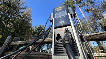Le gouvernement canadien vise l'ajout de 8 000 bornes de recharge à l'échelle nationale