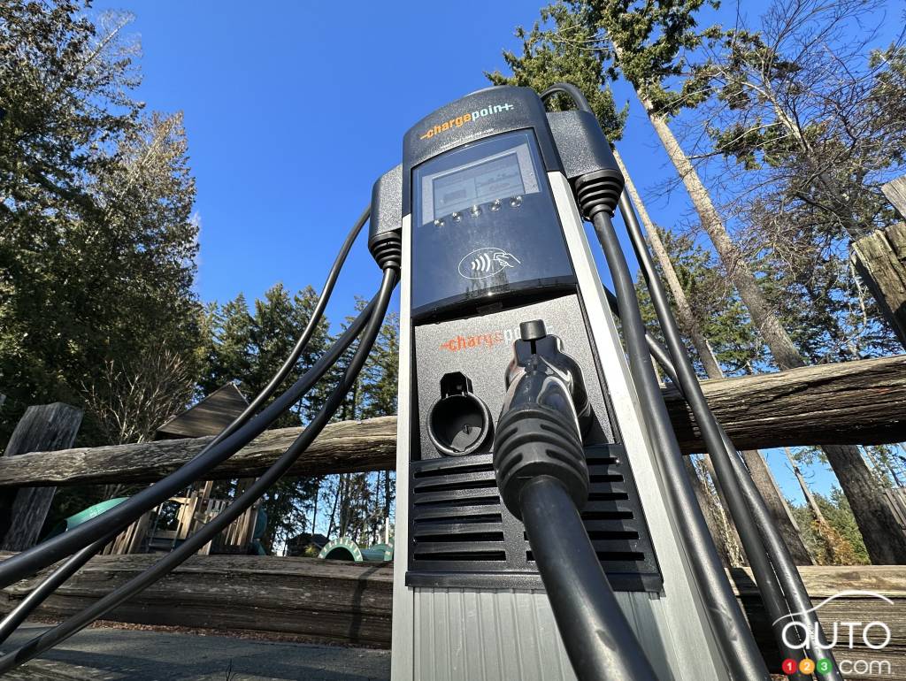 Une borne de recharge à Nanaimo, en Colombie-Britannique