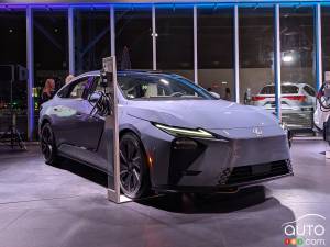 Toronto 2026: Lexus Canada Prices New 2026 ES Starting at $59,900