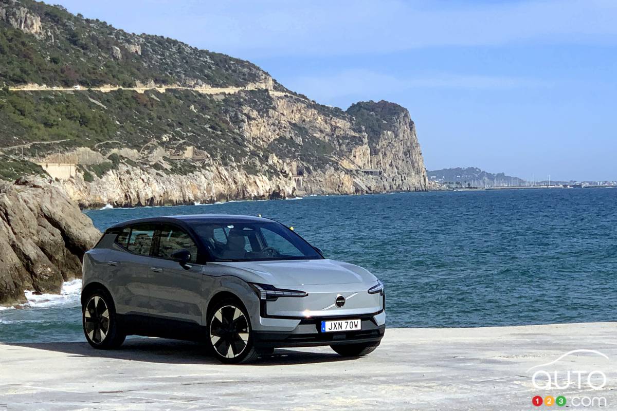 Volvo Expands Recall of EX30 over Battery Fire Risk